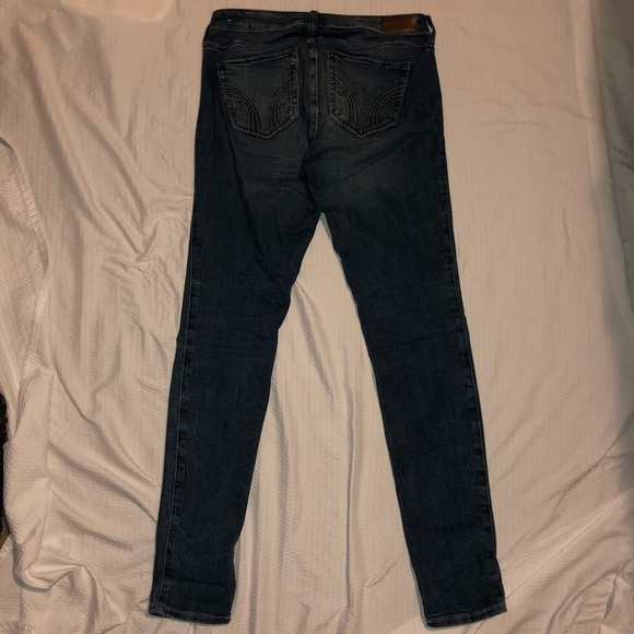 Hollister Jean - Picture 4 of 4